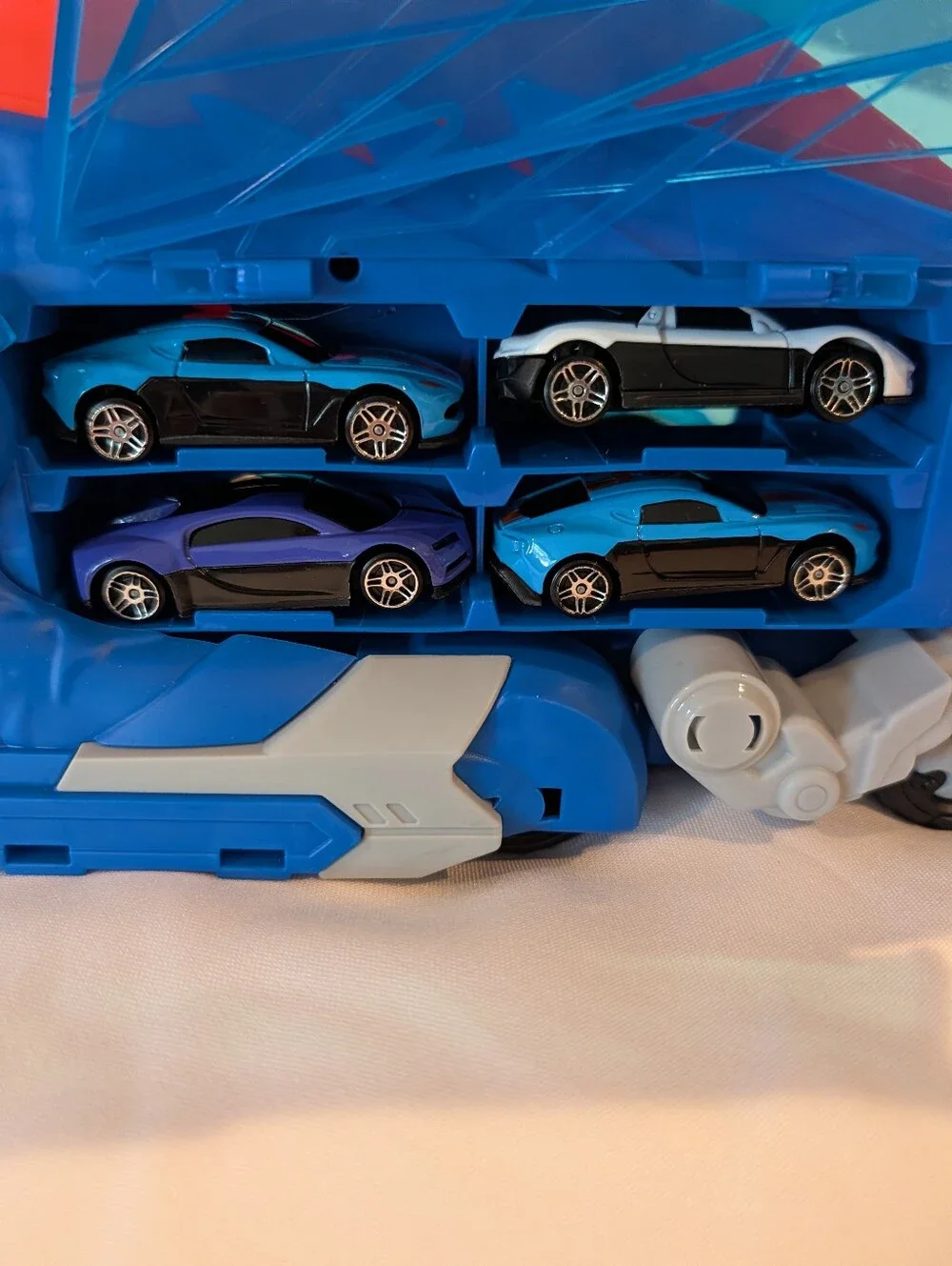 Dino Swallow Truck 2-in-1 Transforming Toy